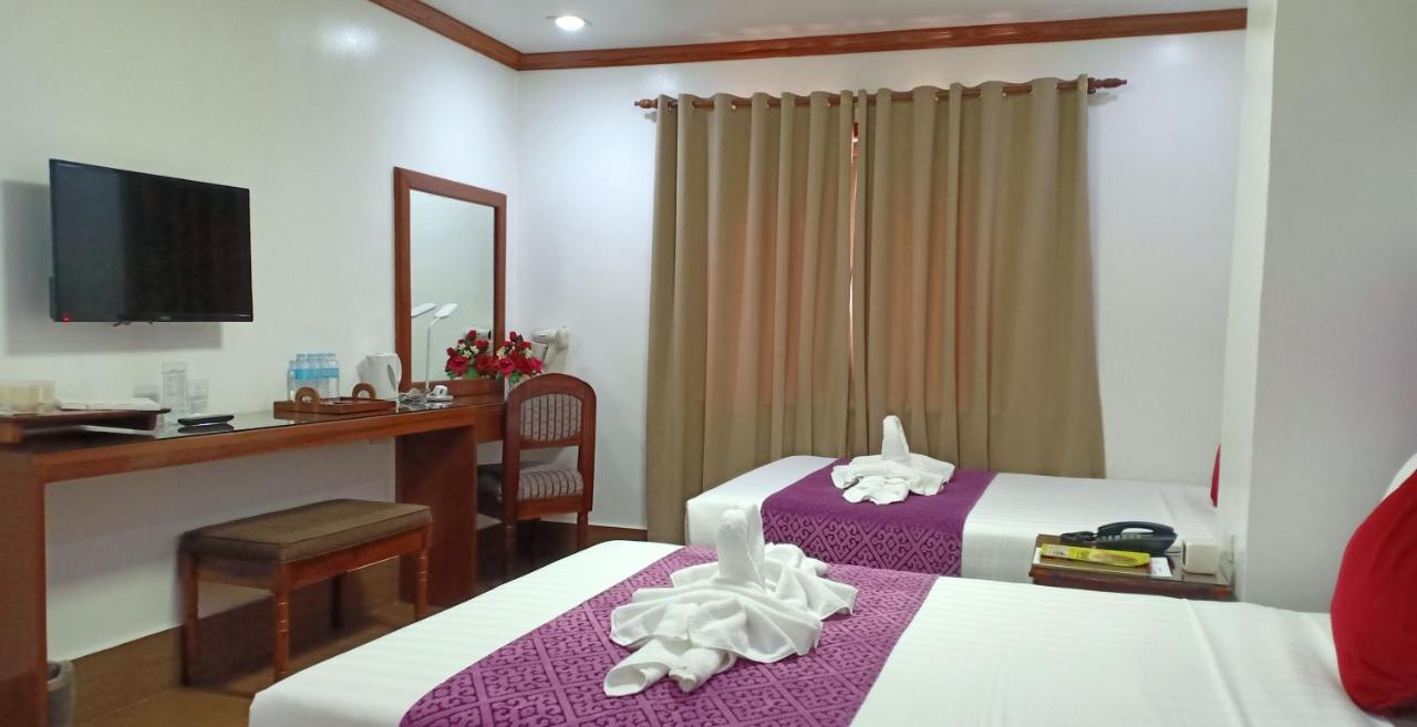 Cln Boutique Hotel Таклобан Екстериор снимка