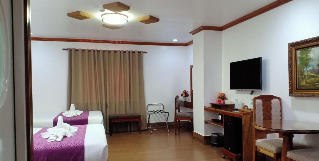 Cln Boutique Hotel Таклобан Екстериор снимка